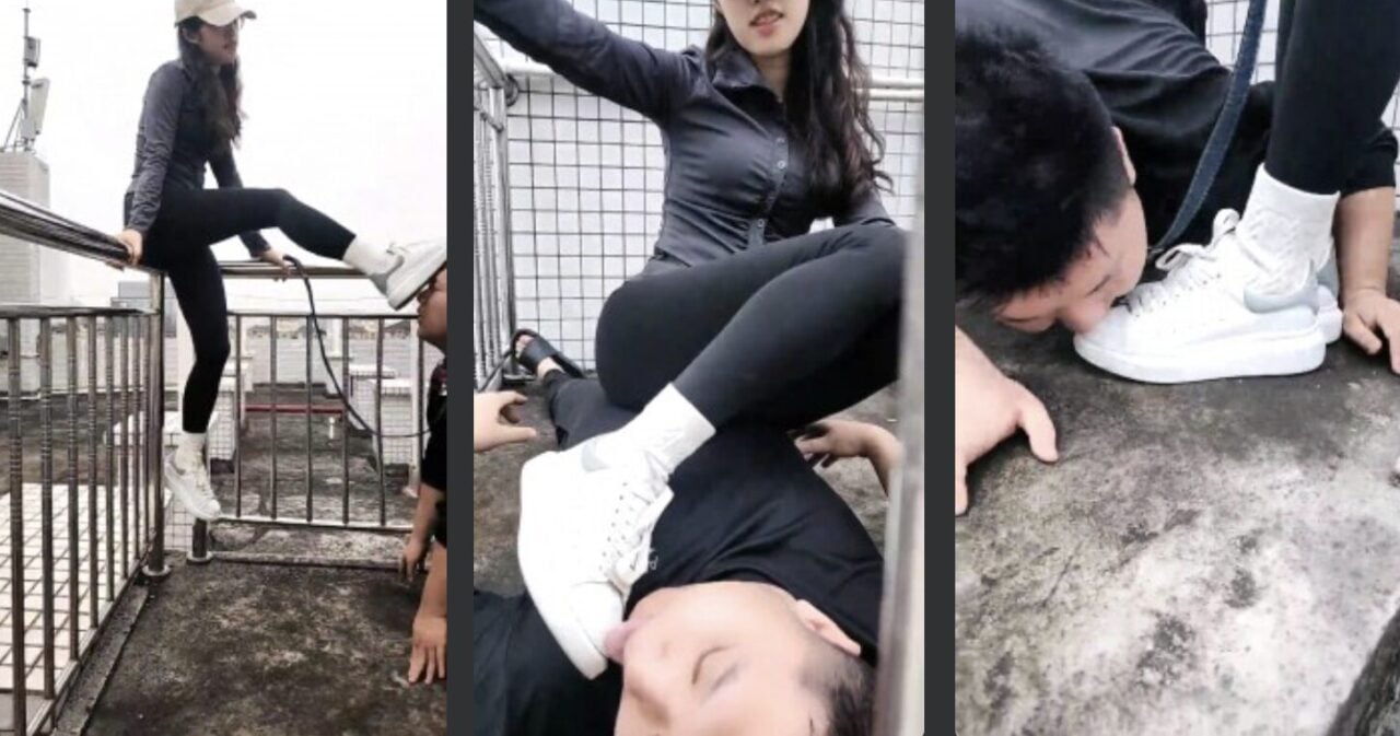 アマチュアスカウト |屋外バルコニーの白い靴の女神の訓練乗馬の踏みつけ乳房虐待/靴と靴下を舐める