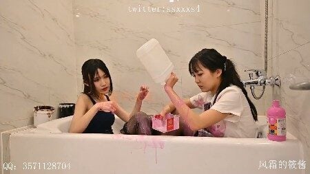 风霜的筱酱 | jk和死库水小姐姐在浴缸里玩胶水