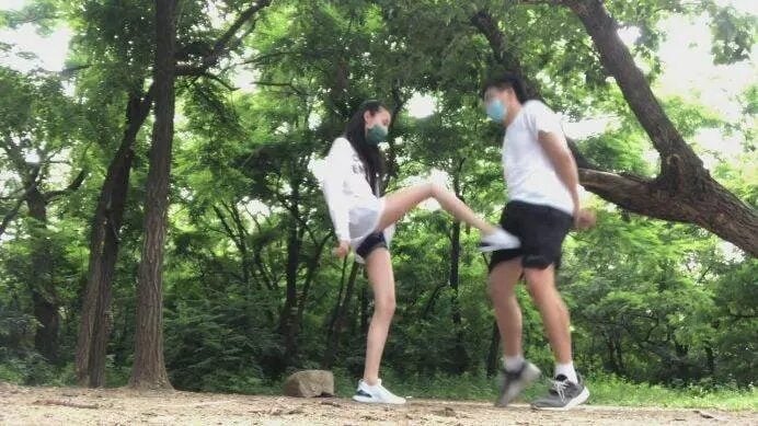踢裆 | 校花尽情释放发泄踢裆