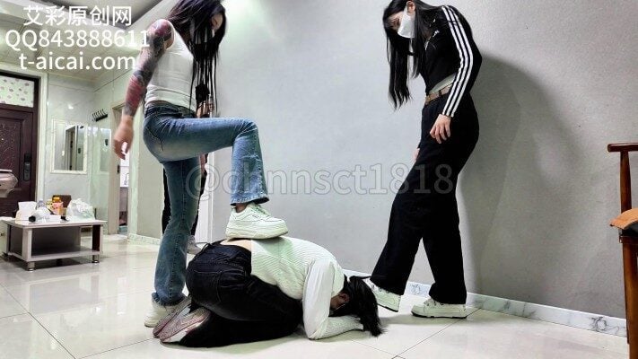 chnnsct1818 | Bringing friends outside the school to bully female classmates