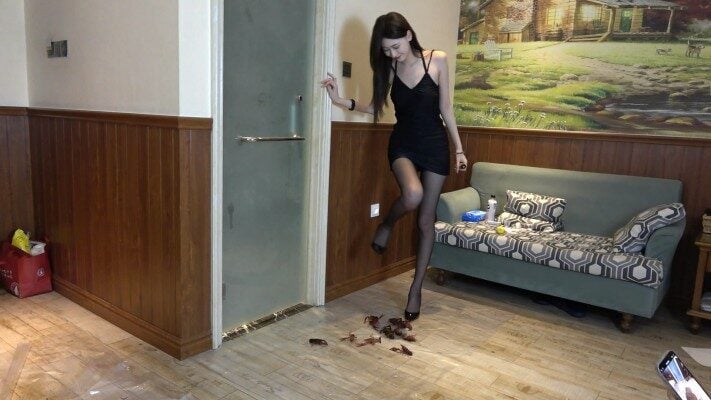 Irene S175 | Supermodel black silk long legs trample humble crayfish