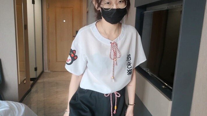 小鱼姐姐 | 高跟裸足踩脖子追债欠债无赖
