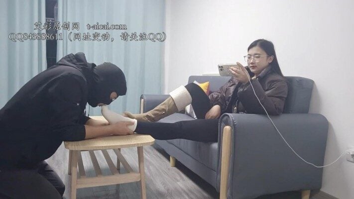尤尤子 | 福利恋足场