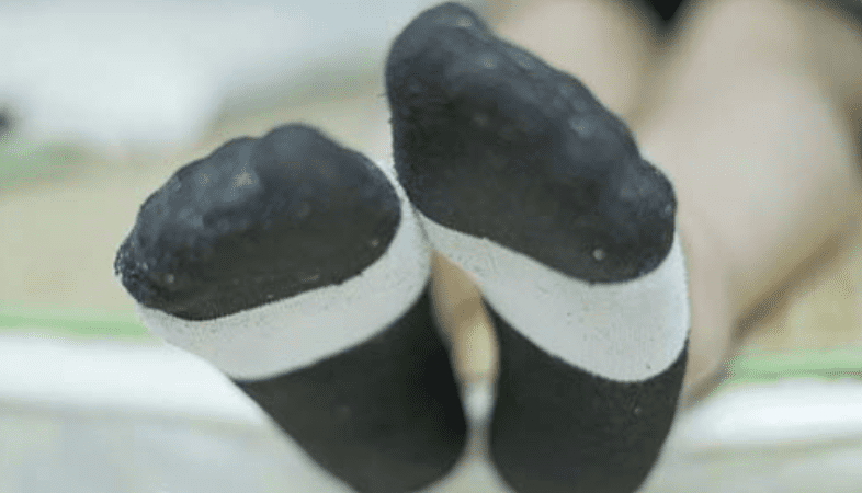 Fish Foot Shadow Issue 24 | Milk Tea Girl's Bare Feet and Black Boat Socks