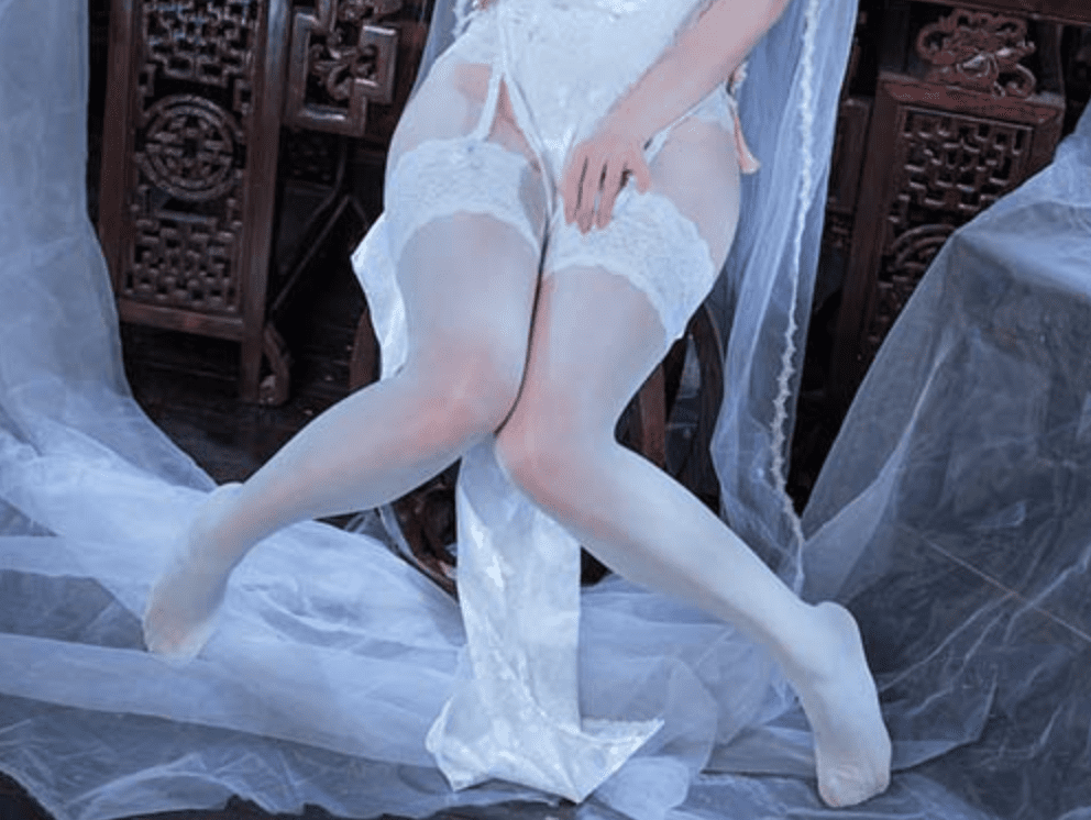 rioko凉凉子 | 阿尔比恩旗袍白色丝袜Cosplay
