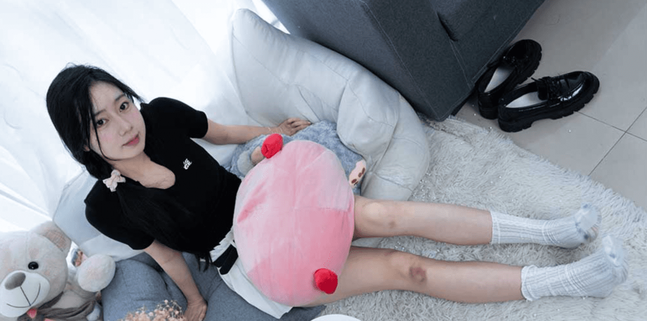 甜予摄影 | 鱼鱼的皮鞋、白棉袜、裸足(带视频)