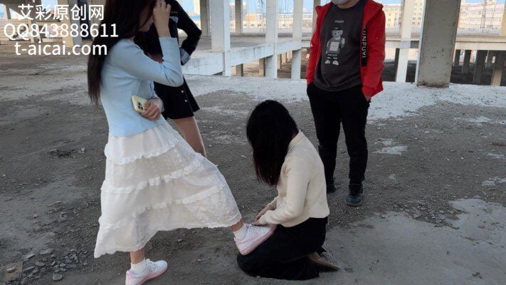 chnnsct1818 | 学校であなたのボーイフレンドを盗んだ女の子たちに教訓を与えなさい