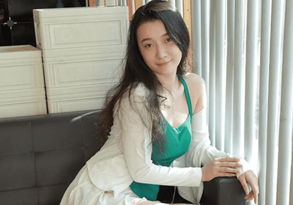 IESS さまざまなアイデア |シルクエンジョイナーシリーズ: Qiuqiu のグリーンホルターストラップストッキングサンダル