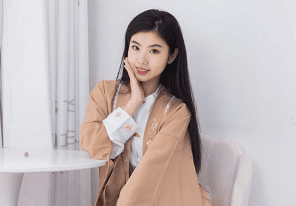 Wulian Media | Mimi's white stockings and ancient costume collocation of small family jade (with video)