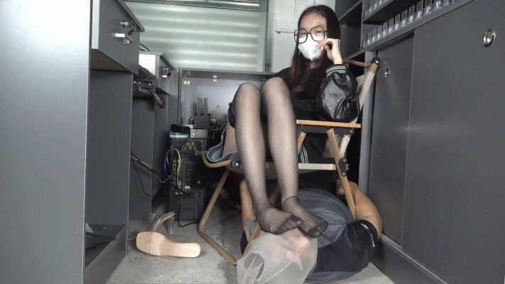 South Country Original | Sakura S high heels and black silk feet are blamed for ruthless humiliation and torture
