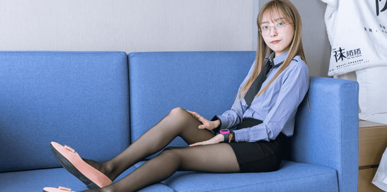 Wa Bo Bo Episode 349 | Zhiyu's flat shoes, high-heeled sandals, flesh-colored silk, black silk, black manicure (with video)