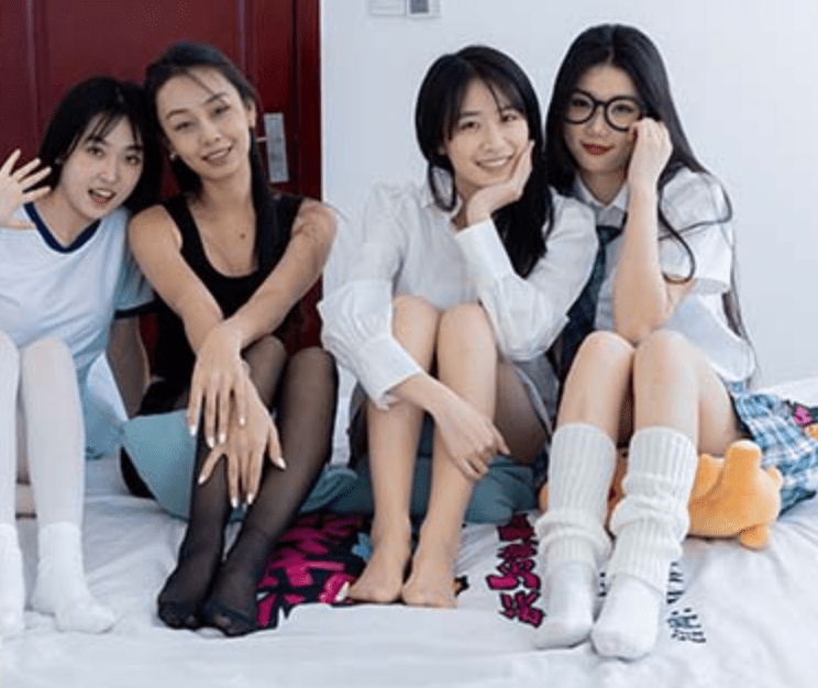 ウーリアンメディア |蔡彩＆蘭蘭＆小珠＆佳木の各ソックス写真（動画付き）