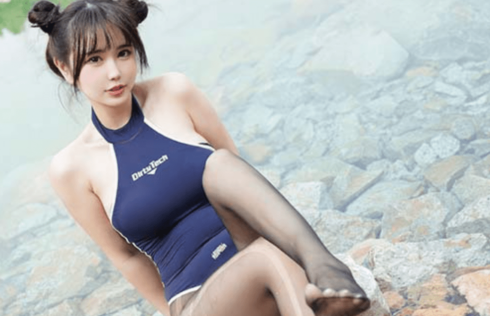 Tina is very evil | Xiaoxi gymnastics suit, water JK black stockings