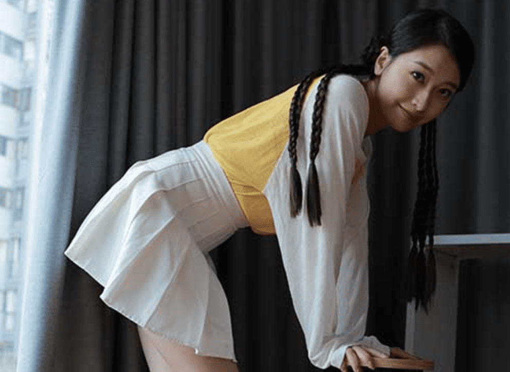 IESS异思趣向 | 丝享家系列之丝袜小婕的俏皮麻花辫