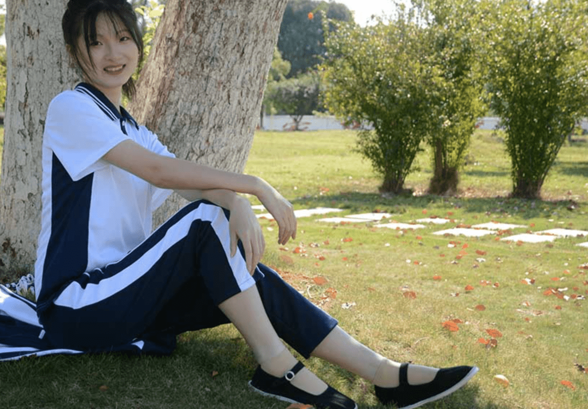 初夏女神 | 安妮的秋冬校服帆布鞋白袜短丝袜(带视频)