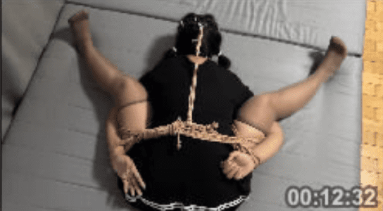 Play slave original | First time hairy crab tightly tied gray silk plump girl