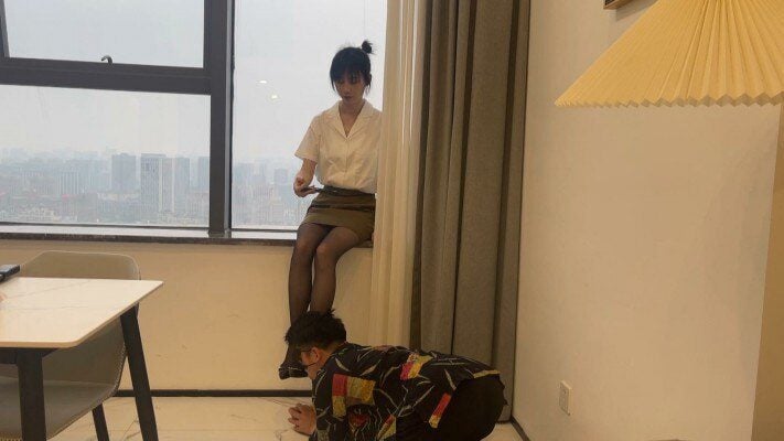 黒シルクの誘惑 | 会社の受付嬢リンリンが初めての写真撮影に挑戦