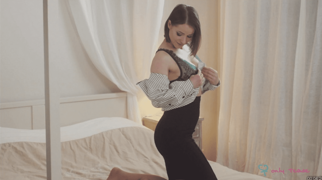 OnlyTease | Kristina U Ol的丝袜衬衣套装