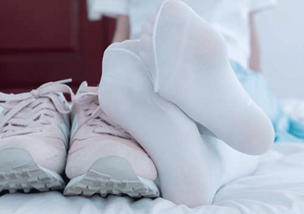 Wulian Media | Fuling's white stockings and sneakers: morning and evening (with video)