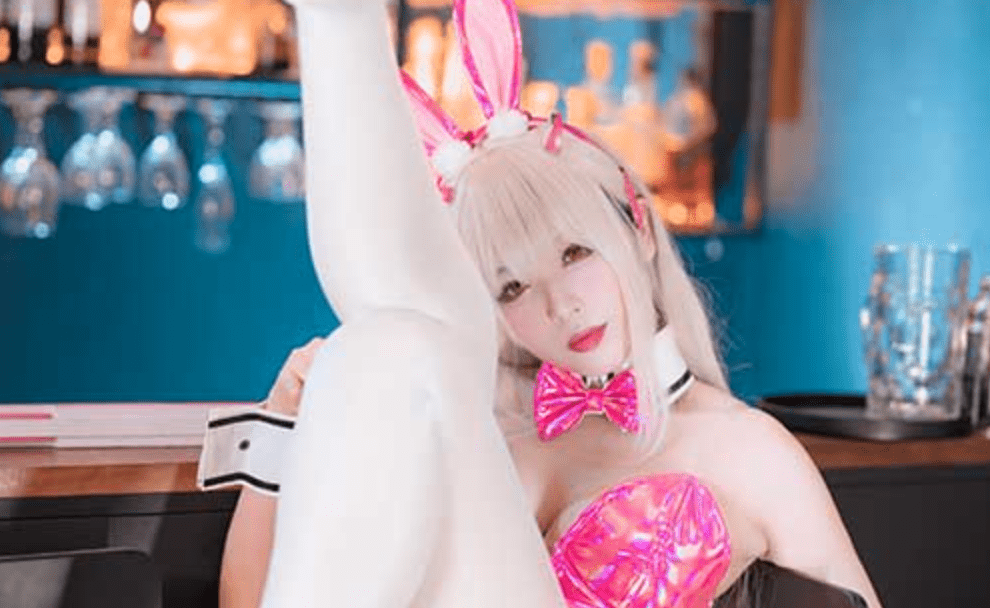 轩萧学姐 | 毒蛇bunny的白丝袜兔女郎(带视频)