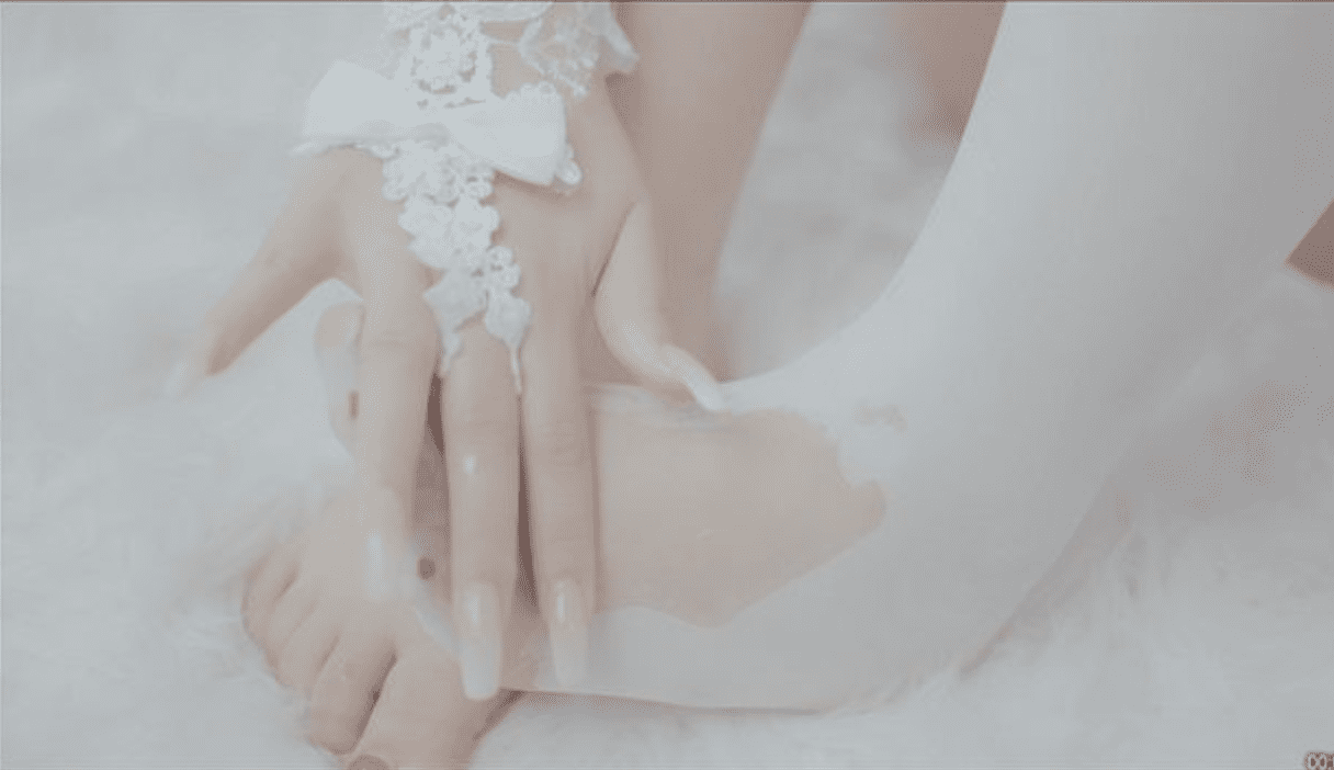 yuuhui | Kokuhui Newlywed wife's white stockings and nipple stickers