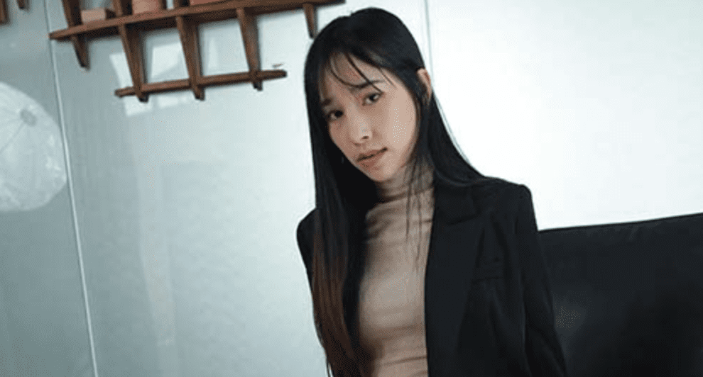 IESS异思趣向 | 丝享家系列之美子丝袜OL小黑裙