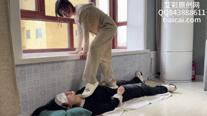 chnnsct1818 | 女子中学生が交代で顔面騎乗や女性器踏みつけを体験