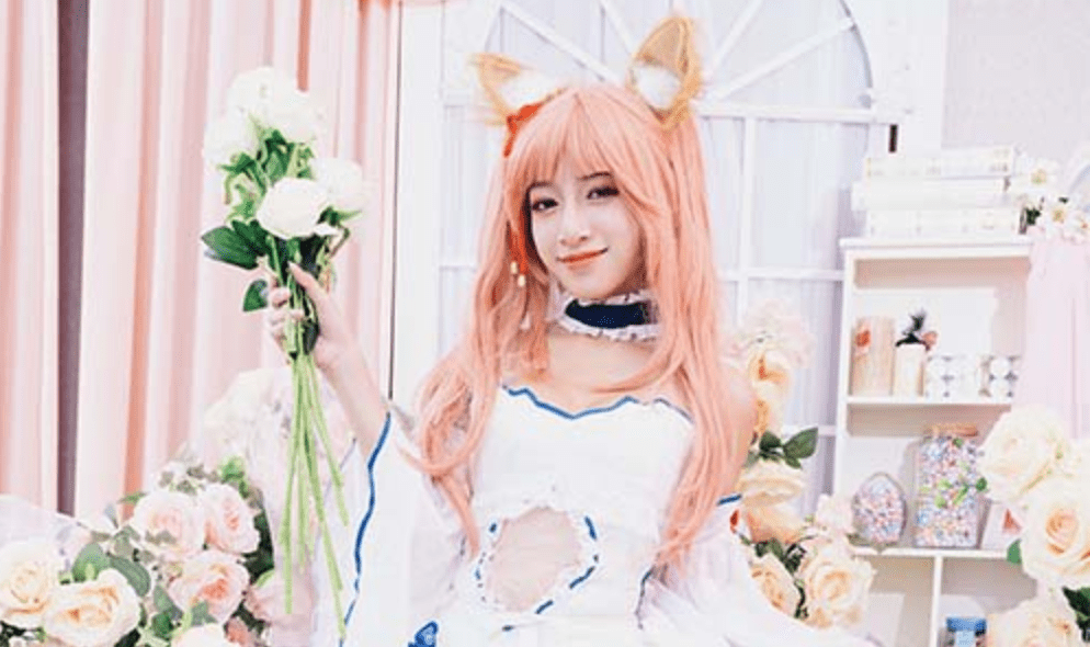 轩颖 | 长腿美模的玉藻前婚纱长筒袜