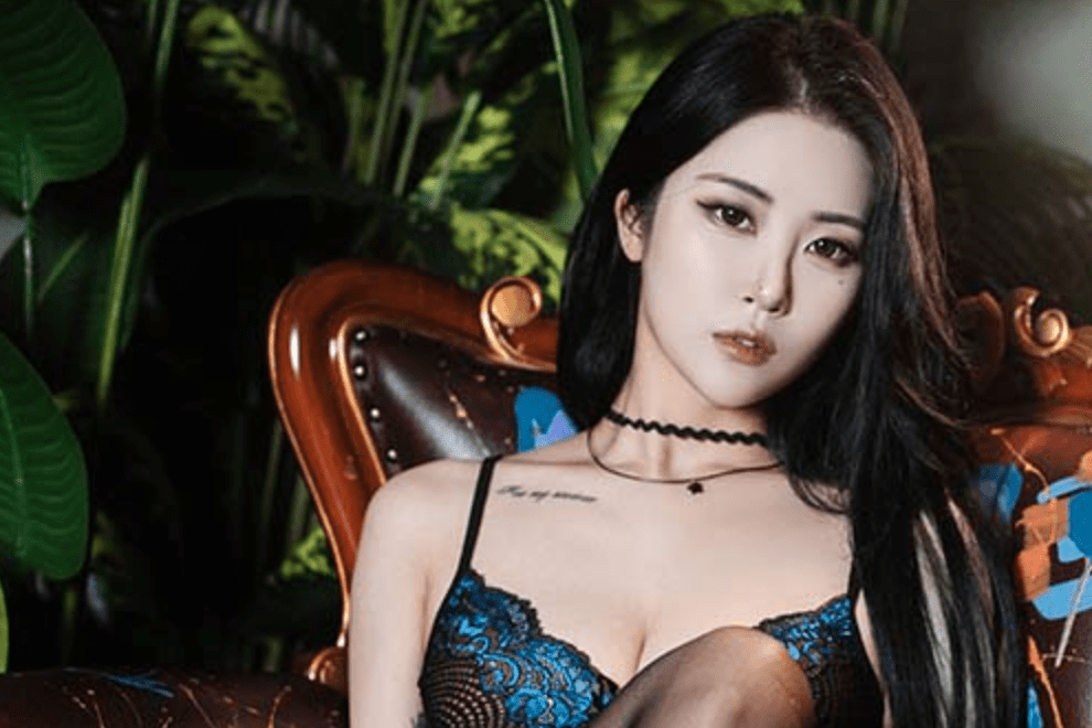 BlueCake | Bomi – Lucifer 黑丝吊带袜