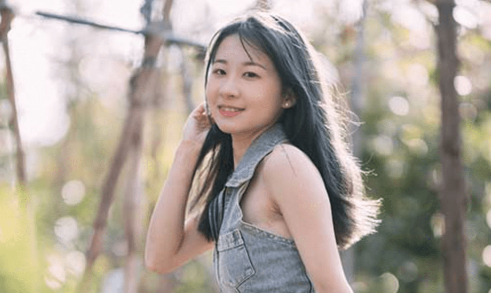 鲁鲁 | 长腿美模八里户外运动鞋