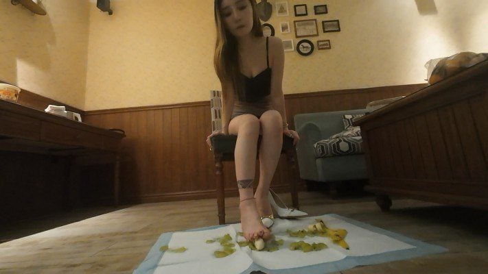 Lord Boss | First-person perspective of making and feeding Yuzu fruit salad