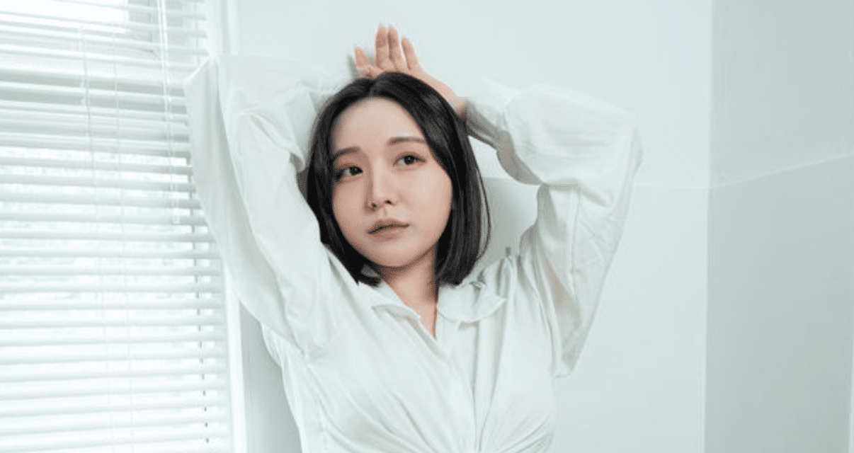 Muchenn | JH的白衬衣牛仔裙肉色丝袜