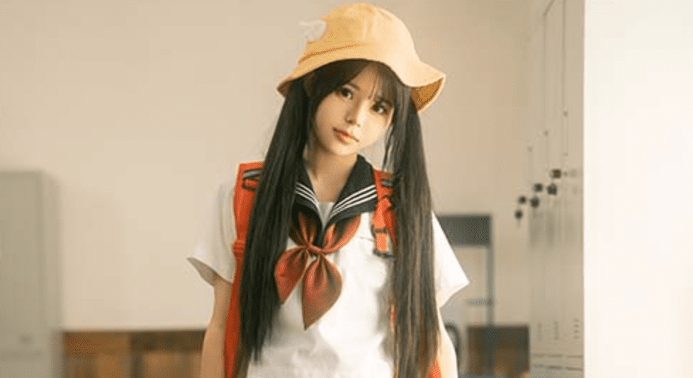 rua Ruan Ruan | Chibi Maruko's white silk stockings and gymnastics suit