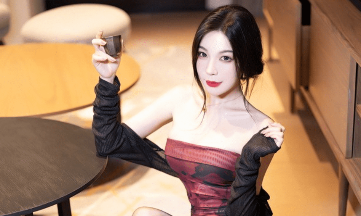 Xiuren秀人网 | 徐莉芝Booty的黑丝红高跟