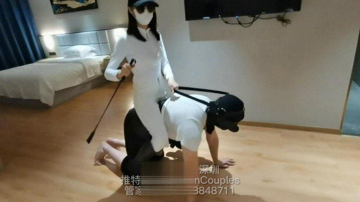 夢の女神 | タイトなパンツと乗馬ブーツで馬に乗るのは楽しい