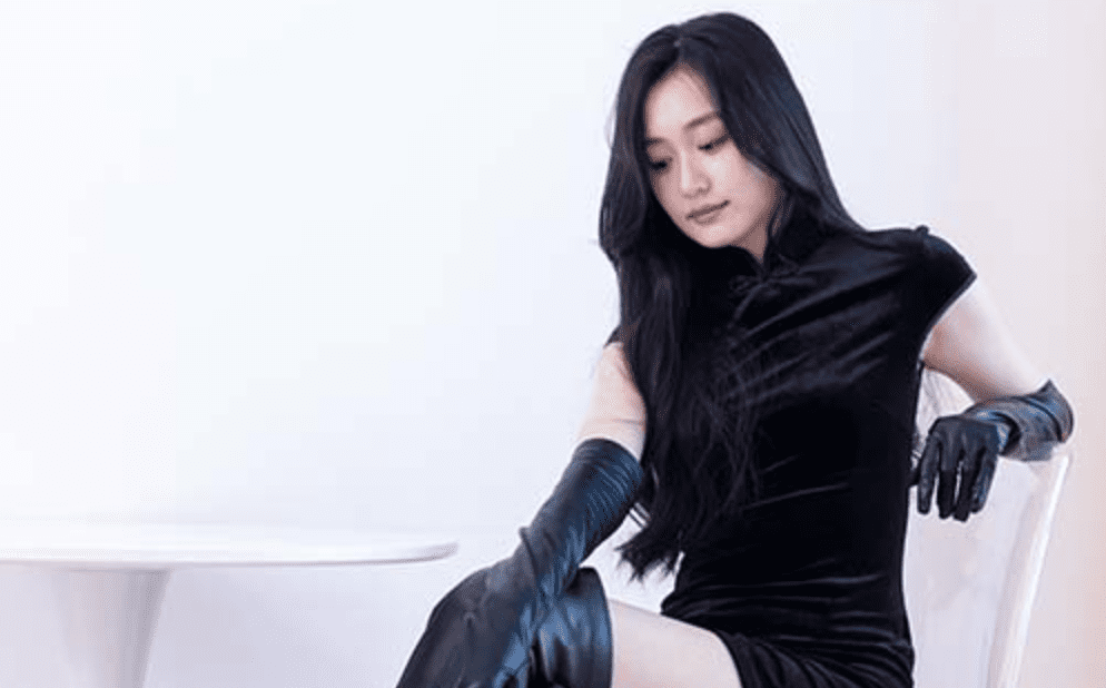物恋传媒 | 小敏的过膝皮靴黑手套之迟来的春天(带视频)