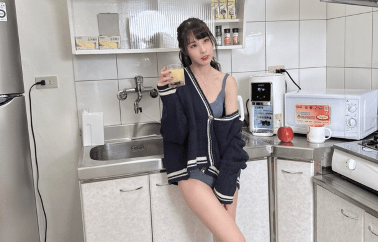 泥泥汝 | 丝袜私房写真合集三