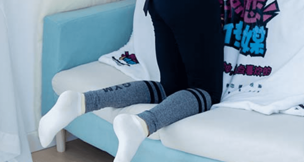 Wulian Media | Fuling's yoga pants and white socks feet with bird's eyes (with video)