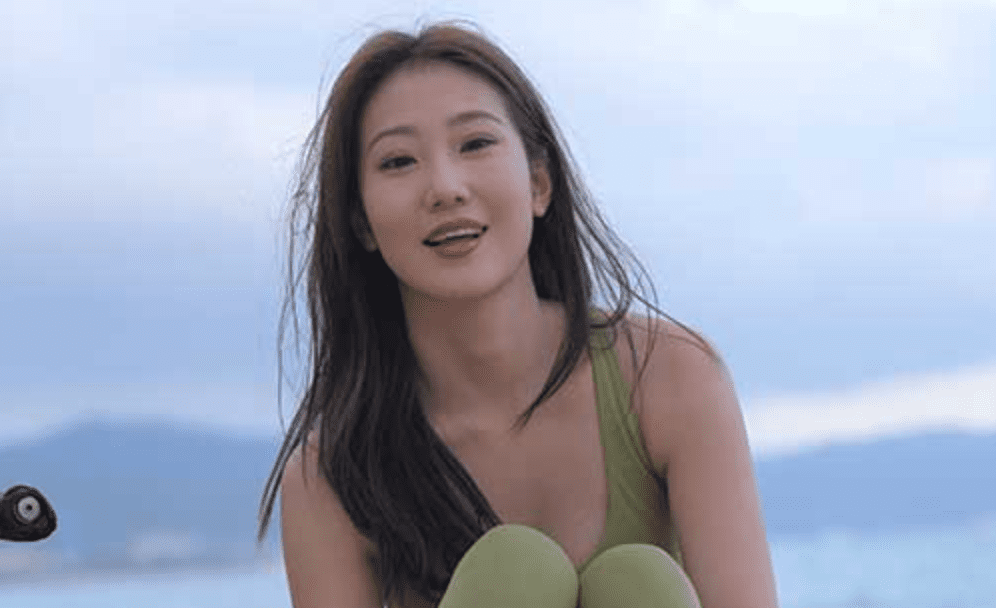 一始街拍作品 | 沿海小城的玫瑰月