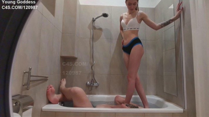 young-goddess | Bathtub play with men series: beautiful feet inserted into his mouth and stepped him into the water