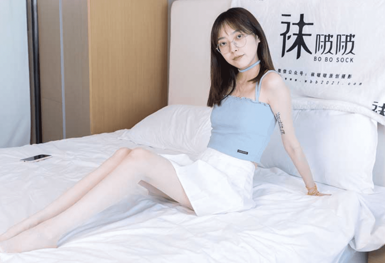 袜啵啵 403期 | 稚予的高跟鞋、板鞋、波点黑丝、波点白丝(带视频)