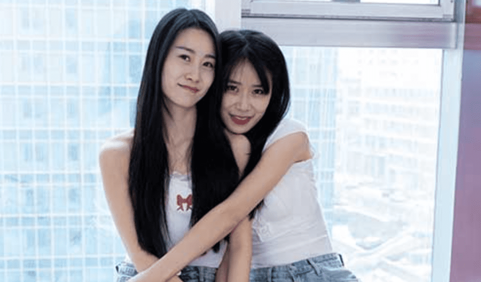 Fetish Media | Juice & Caicai's white stockings feet - pure white memory (with video)