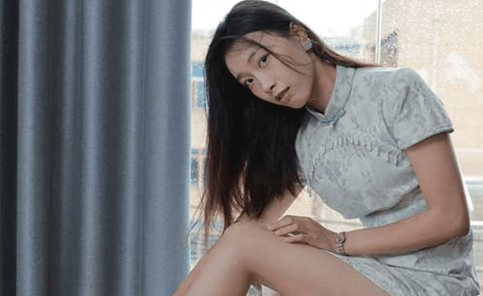 IESS异思趣向 | 丝享家系列之丝足小九的长腿旗袍
