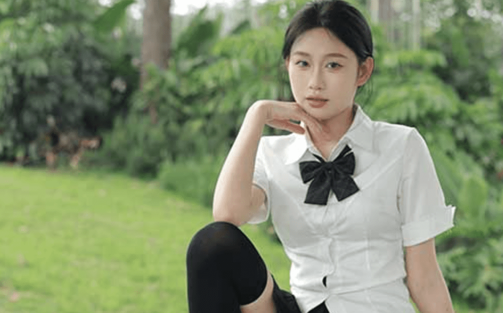 IMZSOCK爱美足 | 妍妍的黑色及膝袜(带视频)