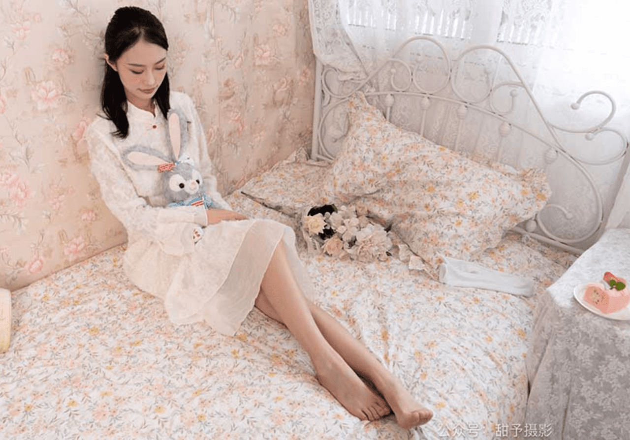 Tianyu Photography | 肉厚なハイヒール、白い綿のソックス、素足（動画付き）