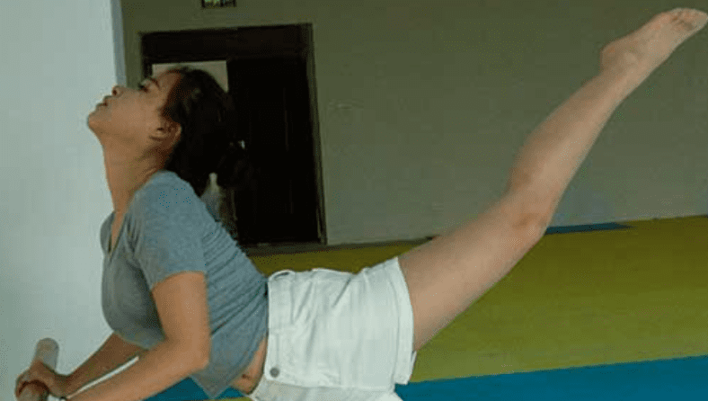 Moonlight Photography | Sissi Stockings Dancer Warming Up (with Video)