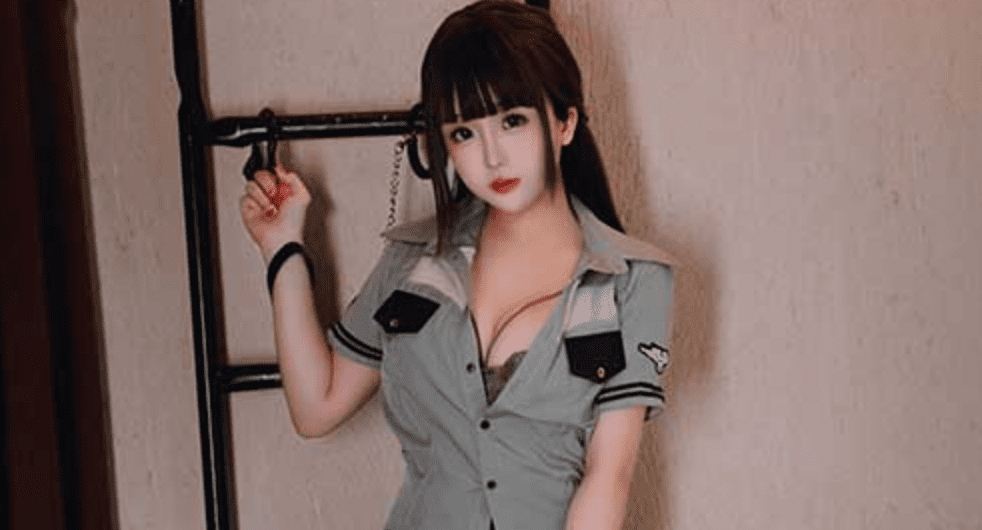 日奈娇 | 教官的黑丝袜-视频截图