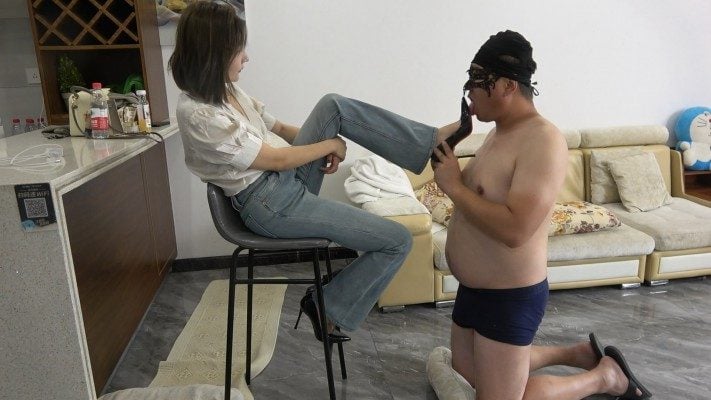彼岸花 | 跑骚肥狗被发现耳光伺候