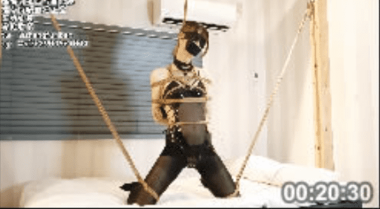 Dessert level | Little devil's nose hook opener on the bed, shameful GC training