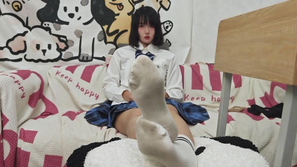 小缘 | 高颜值小缘脏袜子羞辱POV第一视角恋足